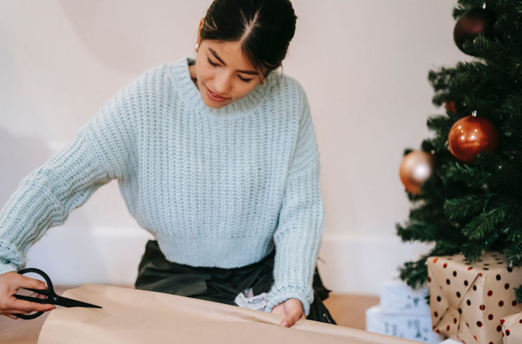 Choosing the Perfect Tree Skirt for Your Holiday Decor